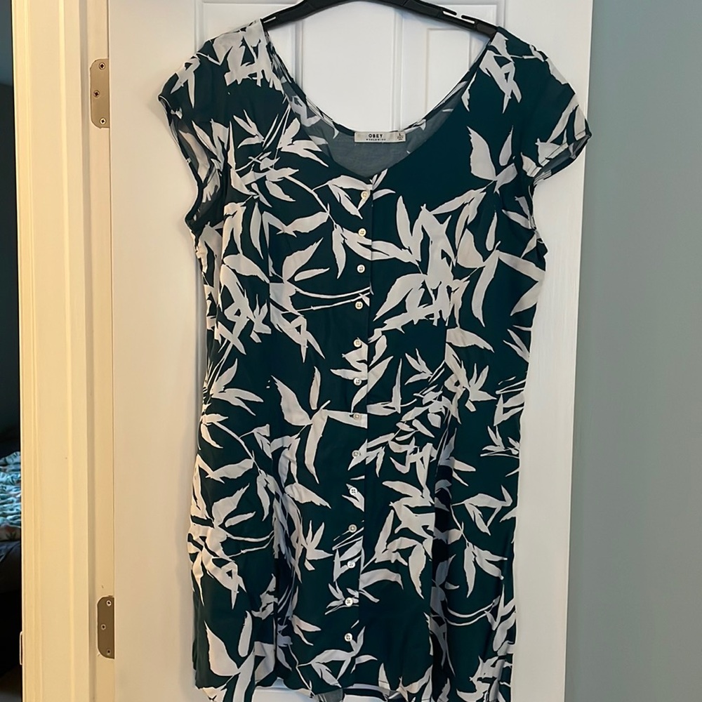 Obey Short Sleeve Dress size L